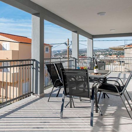 Apartments Zilic Каштел-Стари Экстерьер фото