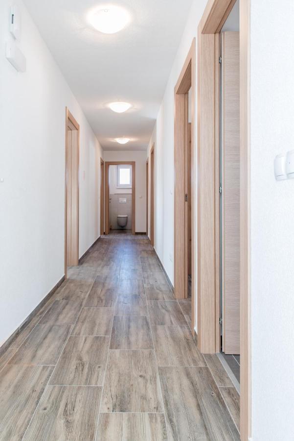 Apartments Zilic Каштел-Стари Экстерьер фото