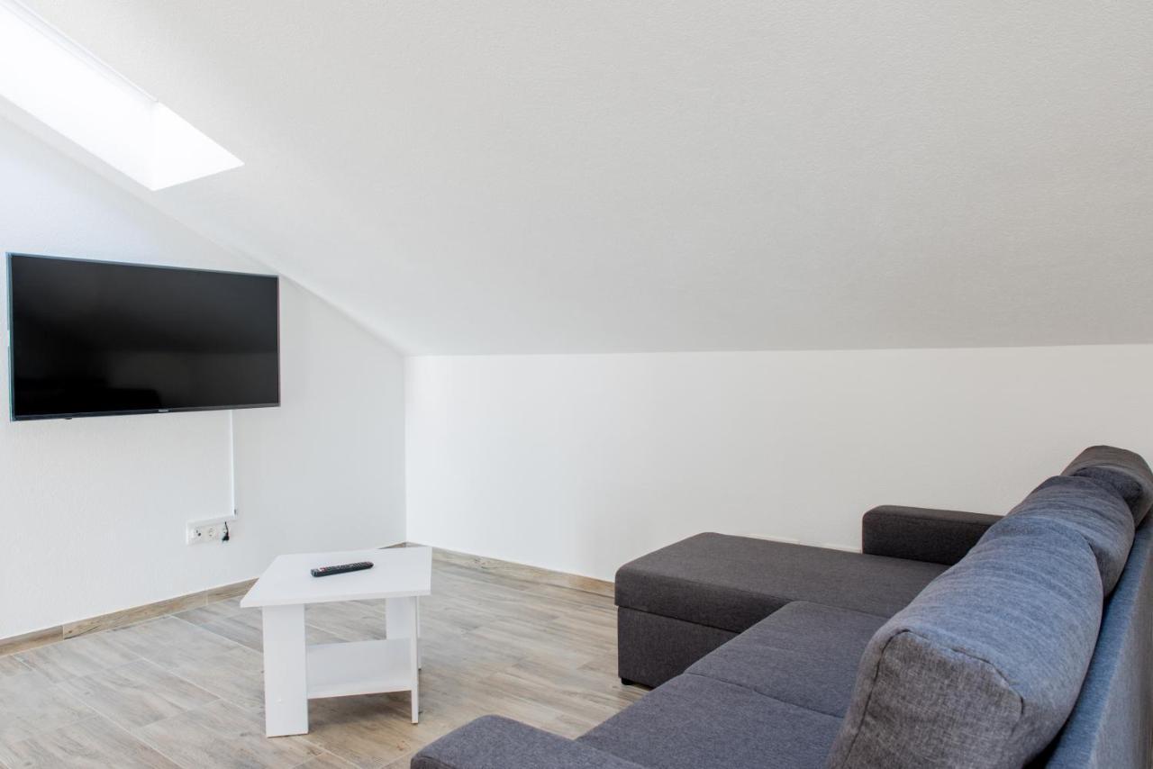 Apartments Zilic Каштел-Стари Экстерьер фото