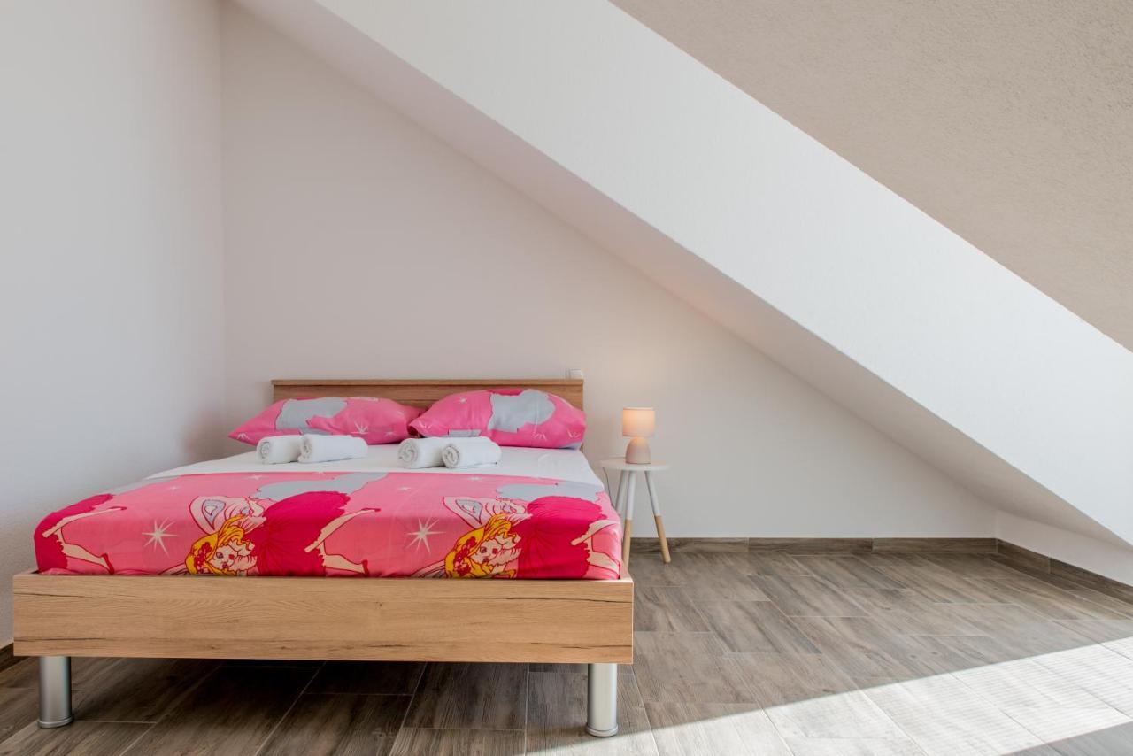 Apartments Zilic Каштел-Стари Экстерьер фото