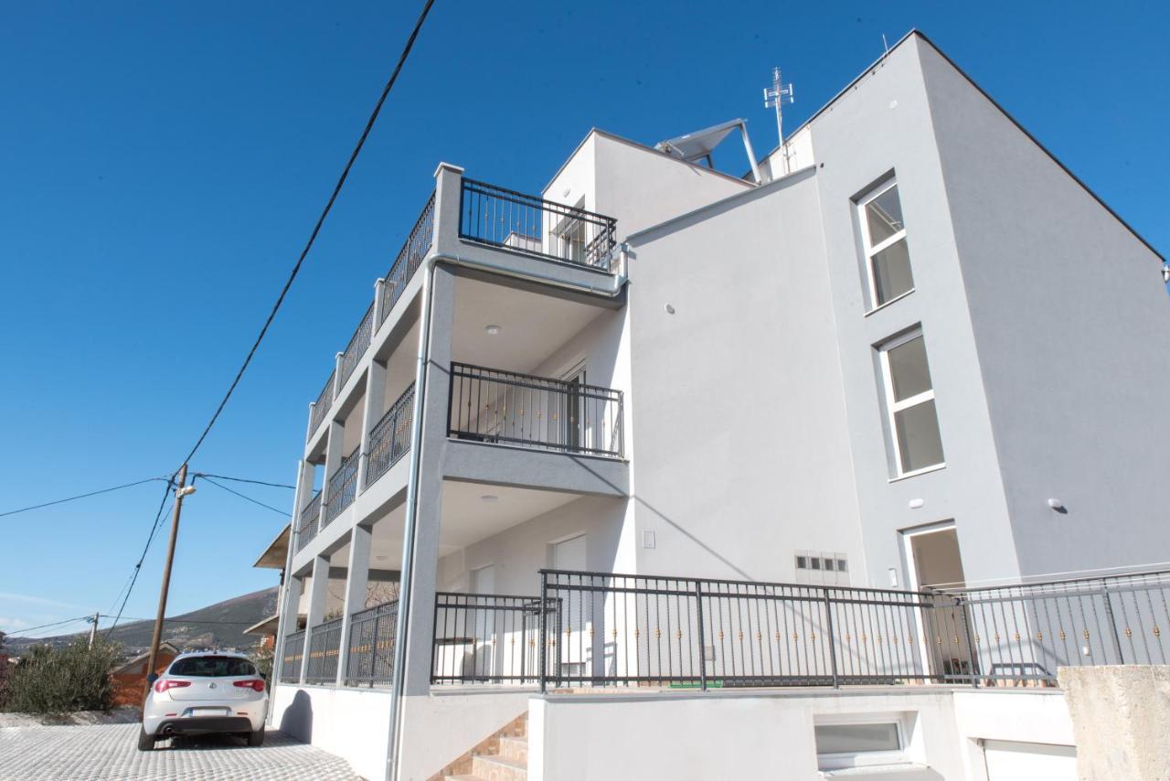 Apartments Zilic Каштел-Стари Экстерьер фото