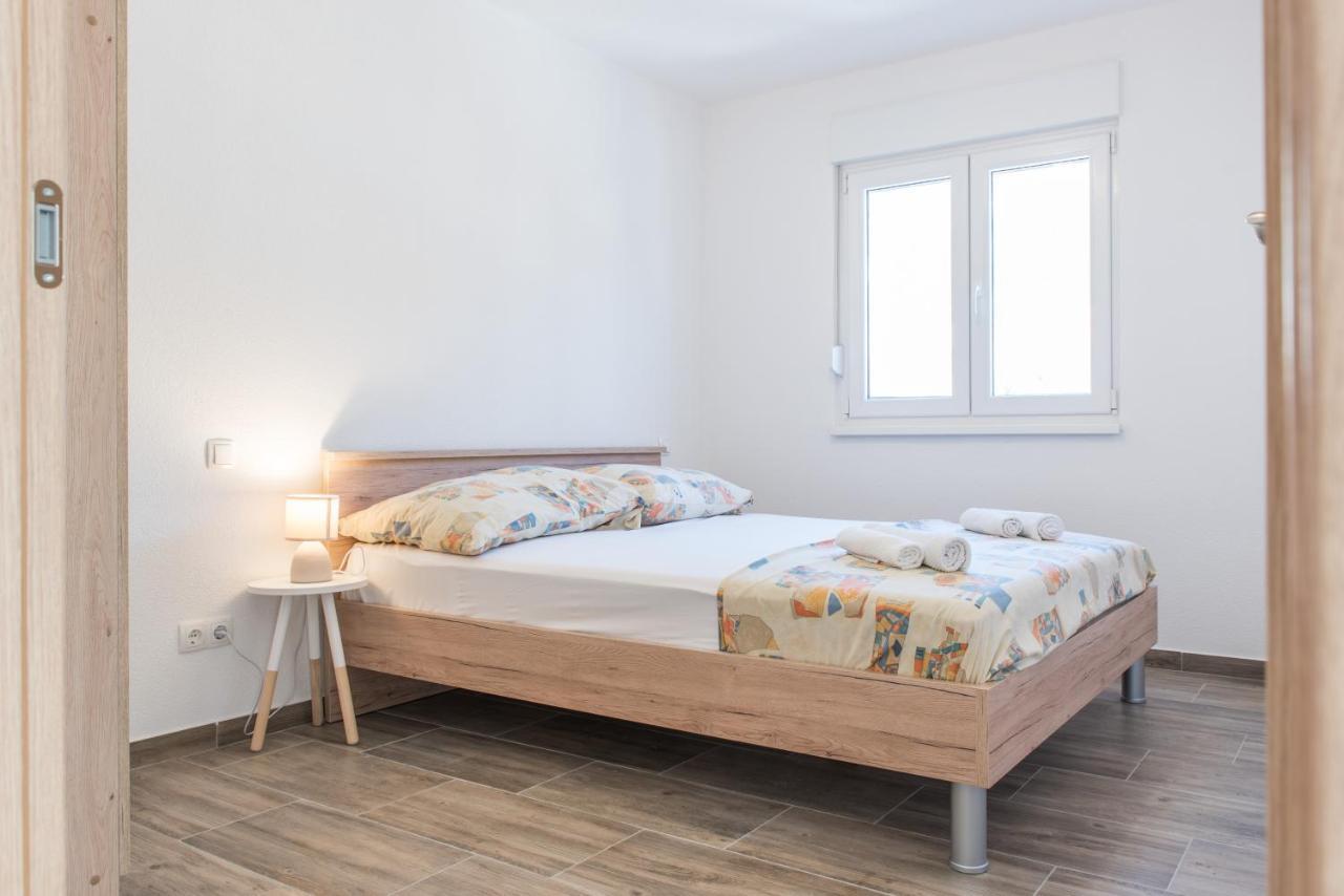Apartments Zilic Каштел-Стари Экстерьер фото