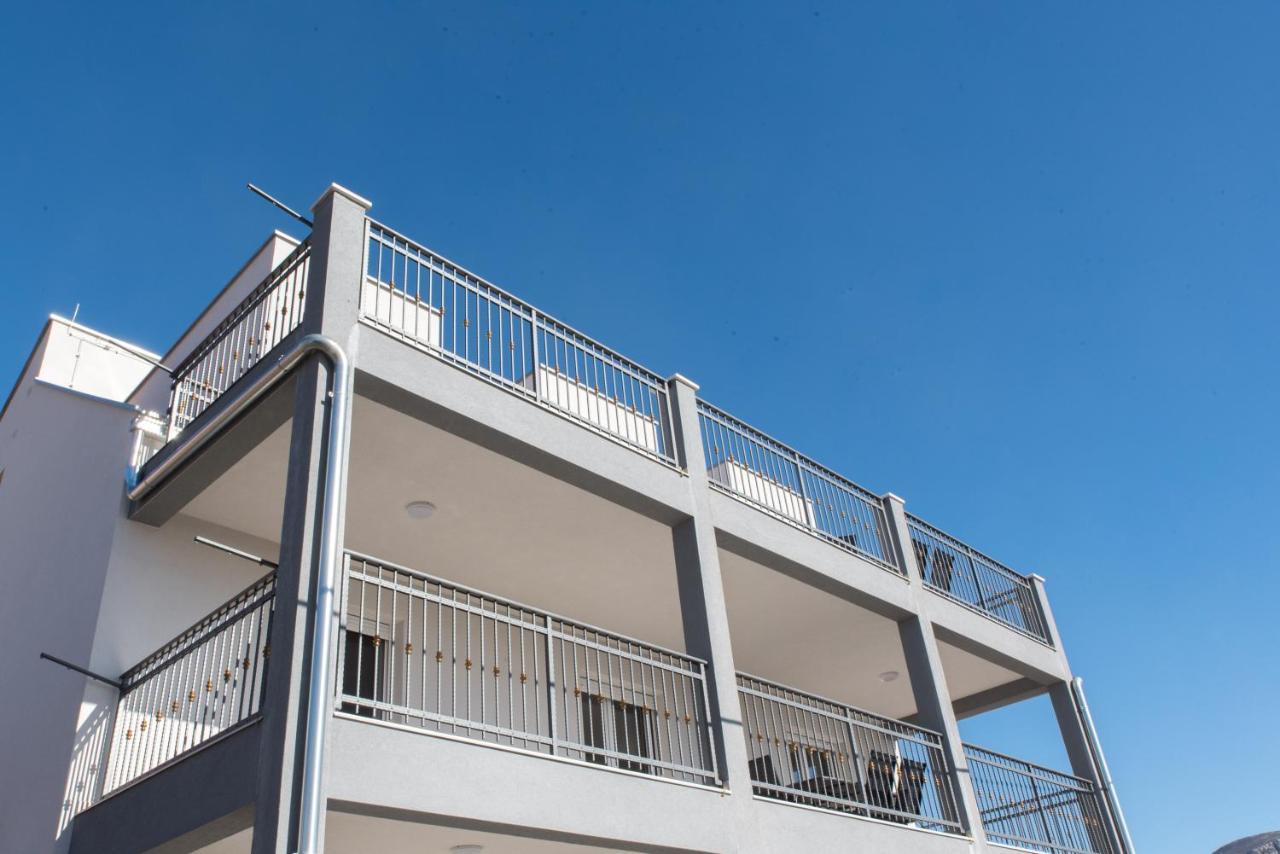 Apartments Zilic Каштел-Стари Экстерьер фото