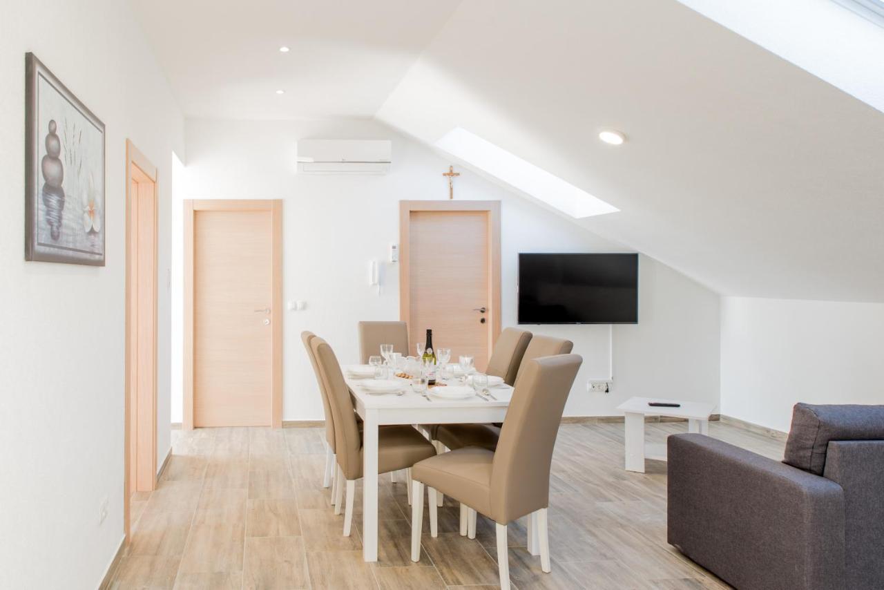 Apartments Zilic Каштел-Стари Экстерьер фото